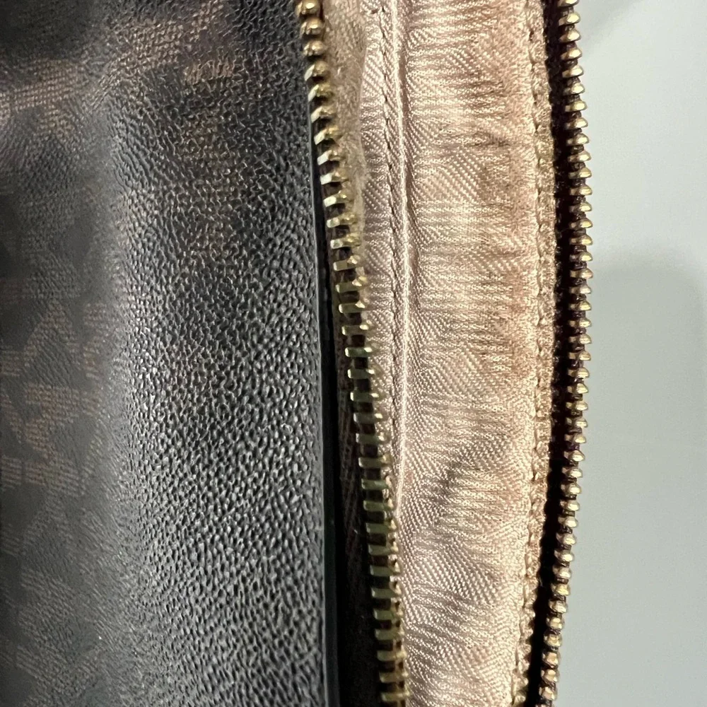 Michael Kors Brown Wristlet, wallet or insert - Picture 7 of 11